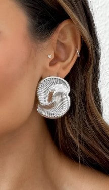Brinco Folheado a Ouro 18k e Prata Design Espiral Texturizado