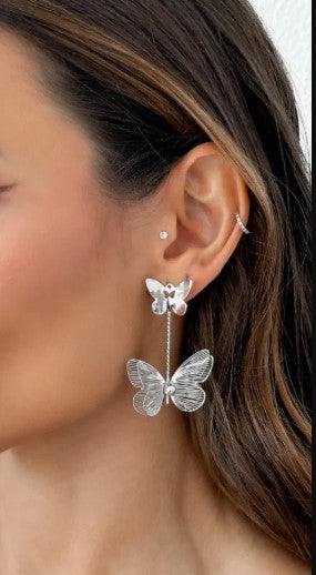 Brinco Folheado a Ouro 18k e Prata Borboleta Lisa e Vazada