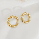 Brinco redondo dourado texturizado moderno elegante leve e confortável semijoia feminina