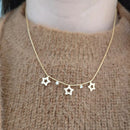 Colar feminino com pingente de estrela acetinado e zircônia, delicado e elegante