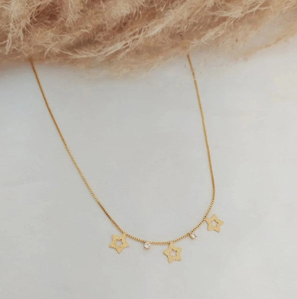 Colar feminino com pingente de estrela acetinado e zircônia, delicado e elegante